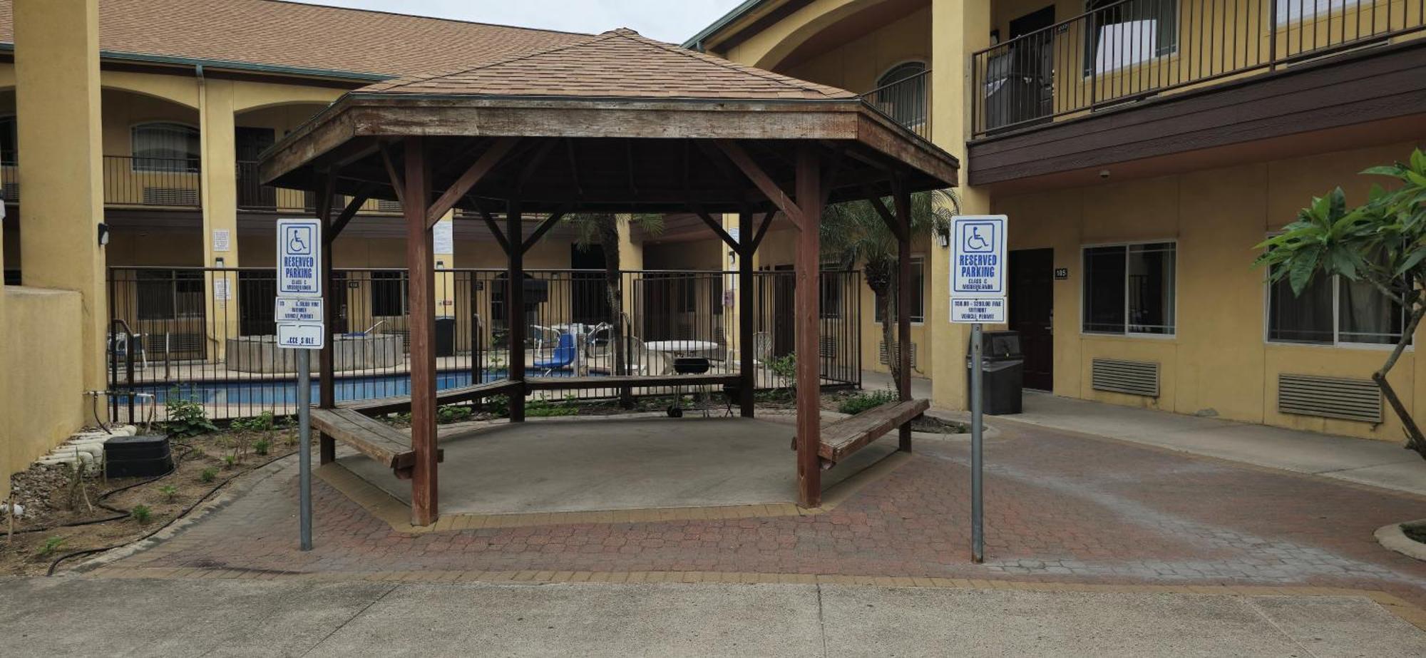 Texas Inn And Suites Rgv เอดินเบิร์ก ภายนอก รูปภาพ