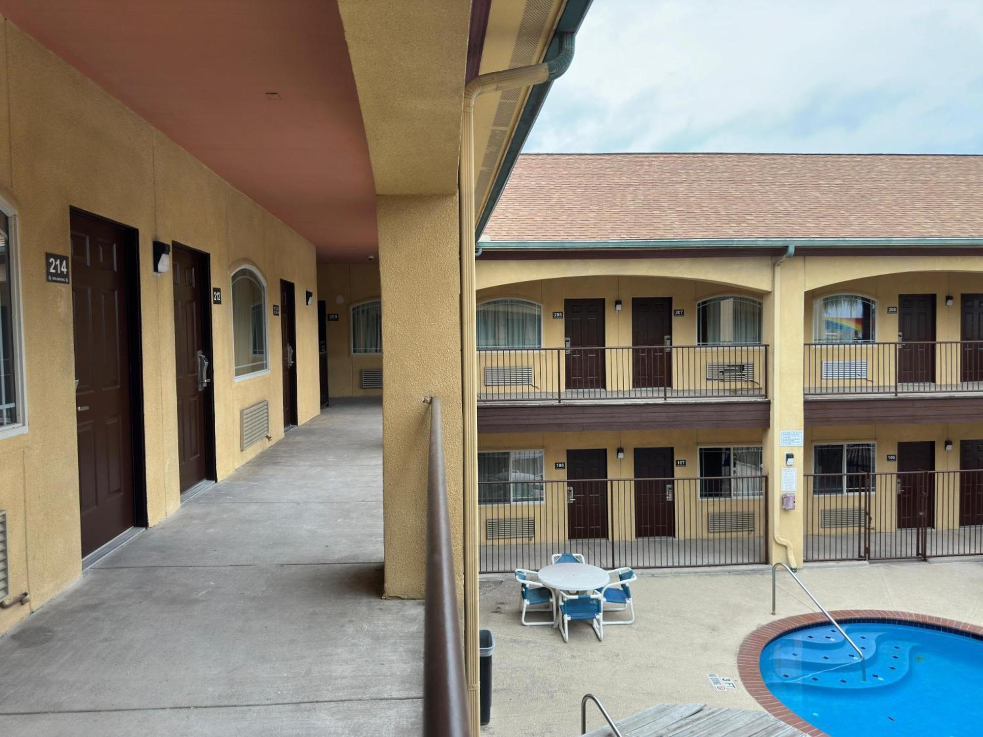 Texas Inn And Suites Rgv เอดินเบิร์ก ภายนอก รูปภาพ