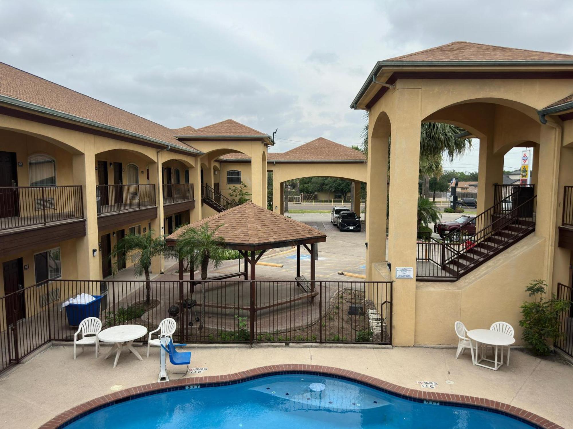 Texas Inn And Suites Rgv เอดินเบิร์ก ภายนอก รูปภาพ
